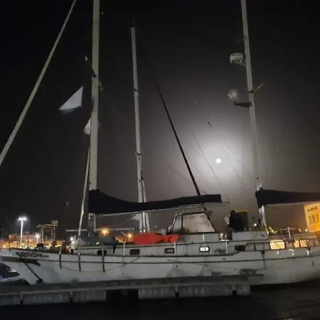 Punta De San Felipe. Velero Clasico