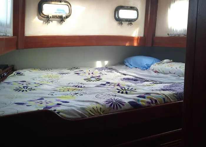 Hotel Punta De San Felipe. Velero Clasico Cádiz